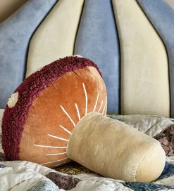 Pyntepuder*Bloomingville Pude - Mushroom - 40x38 cm - Rød