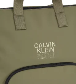 Pusletid|Pusletasker*Calvin Klein Pusletaske - Rubber Diaper BP - Dusty Olive