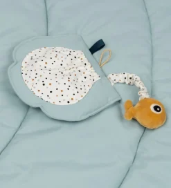 Done by Deer Aktivitetstæppe - Sea Friends - Blå