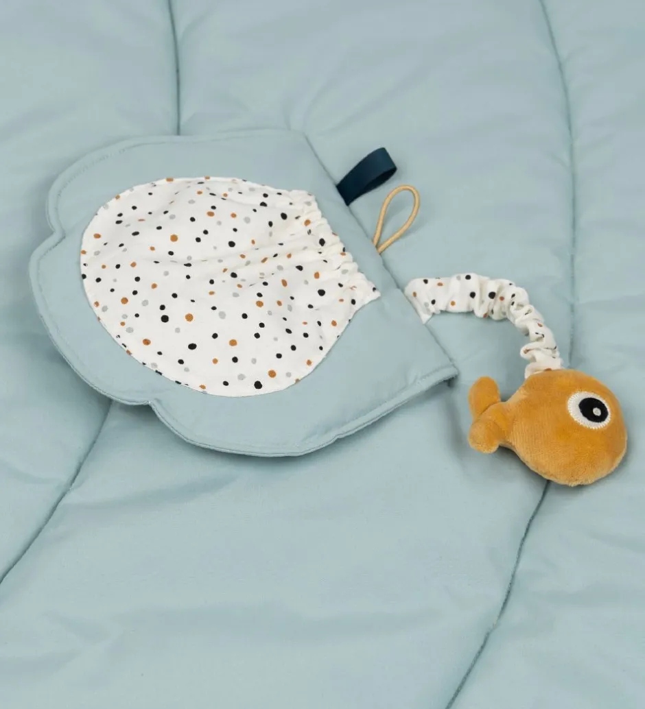 Done by Deer Aktivitetstæppe - Sea Friends - Blå