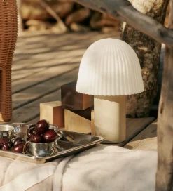 Lamper*Ferm Living Lampe - Bærbar - Cashmere/Hvid