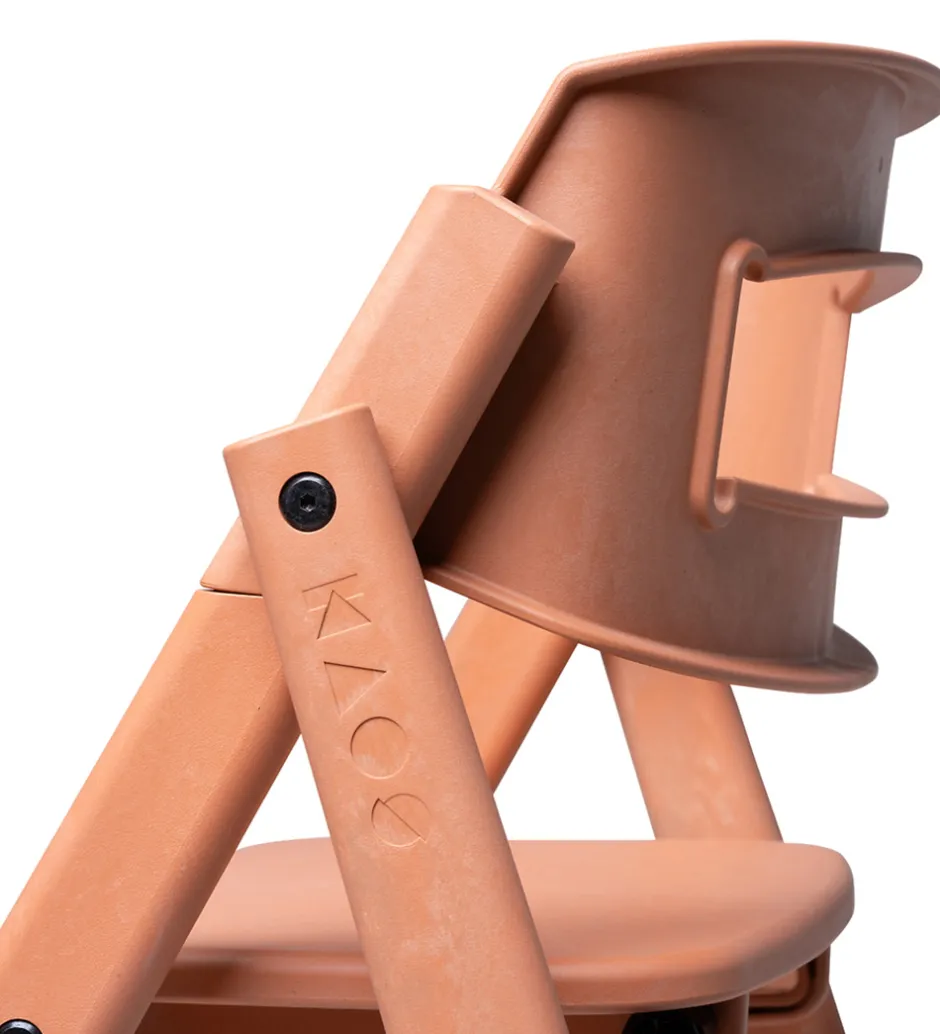 Højstole|Møbler*KAOS Højstol - Klapp - Genanvendt Platik - Terracotta Pink