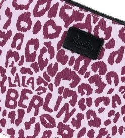 Lala Berlin Toilettaske - Pili - Burgundy Leo