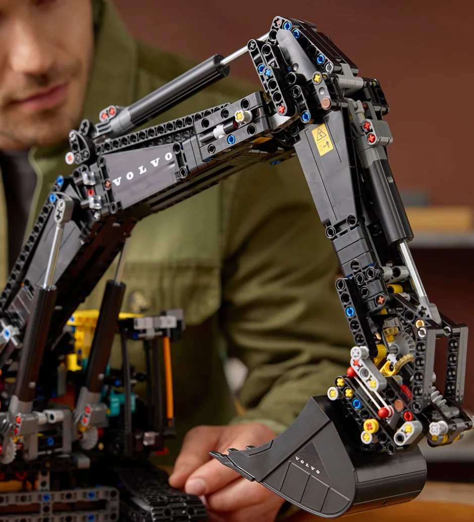 Lego®|Konstruktionslegetøj*LEGO® Technic - Volvo EC500 Hybrid Gravemaskine 42215 - 2359 Del