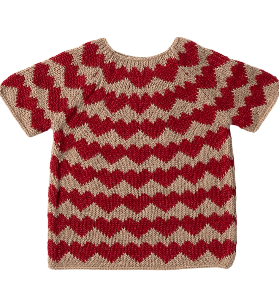 Maileg Julesweater til Nissepige - str.6 - Beige/Røde Hjerter