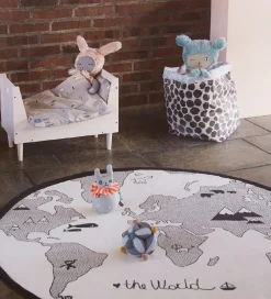 OYOY Gulvtæppe - 135 cm - World - Råhvid/Sort