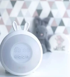 Natlamper|Lamper*Rabbit & Friends Vækkeur m. Lys - Wake Up - 20x15x6 cm - Hvid